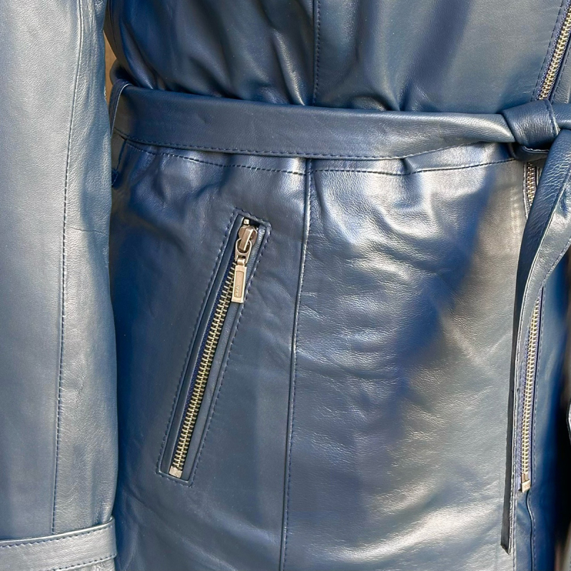 Blå trenchcoat dame - Blød lammeskind - Freja skind