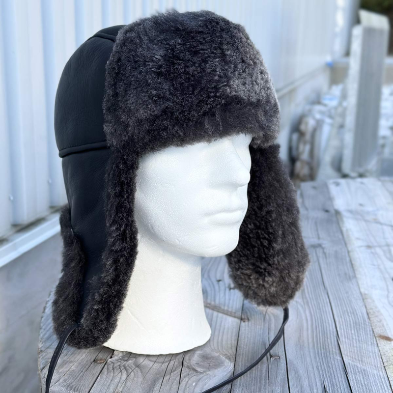 Ushanka pälsmössa i mjukt varmt fårskinn - Svart - Freja Skind