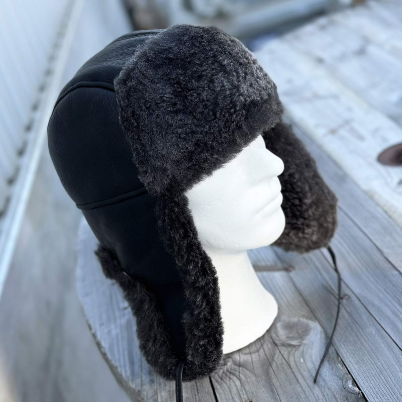 Ushanka pälsmössa i mjukt varmt fårskinn - Svart - Freja Skind