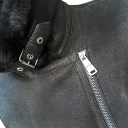 Kort sort dame rulamsjakke - Unik fra Freja skind.