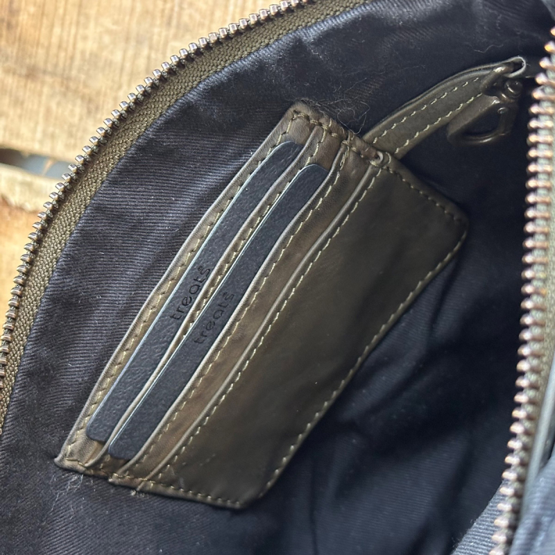 Grøn crossbody taske i grøn bøffelskind - Treats - 280738