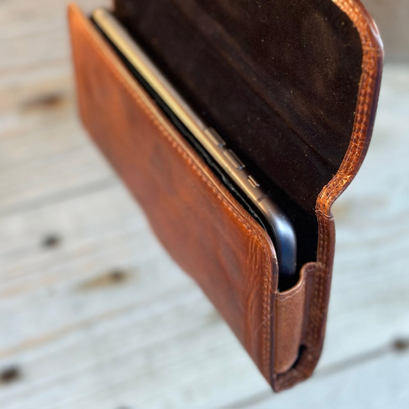 Jupiter mobiltaske i brun læder - Leather design JU 5085 - Freja skind