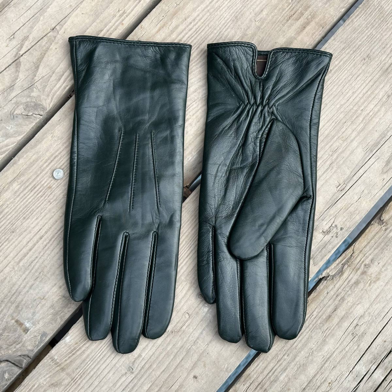 Nancy damehandske i blød grøn skind med uldfoer - Natures collection