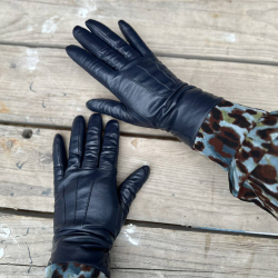 Nancy damehandske i blød navy blå skind med uldfoer - Natures collection