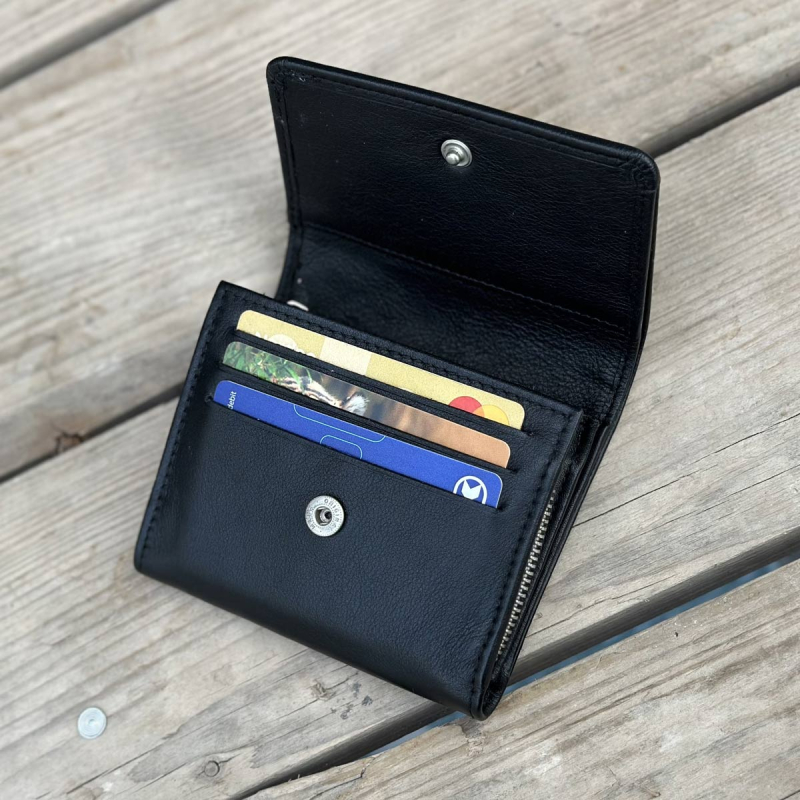 Ygne damepung i blød sort skind - Montana - 160902