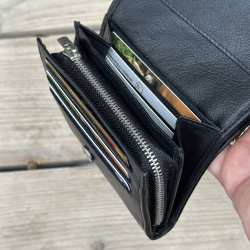 Ygne damepung i blød sort skind - Montana - 160902