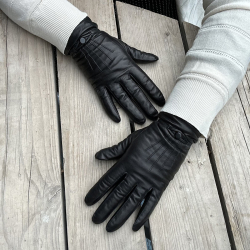 Linda dame skindhandske i blød sort lammeskind - Levinsky