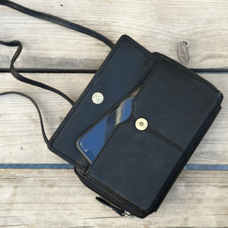 Rita mobiltaske i sort skind - Freja skind