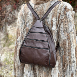 Brun rygsæk af lammeskind - Freja skind