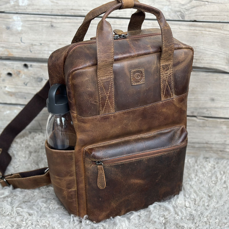 Rotterdam ryggsäck i brun buffelläder - Pc fack - Leather design
