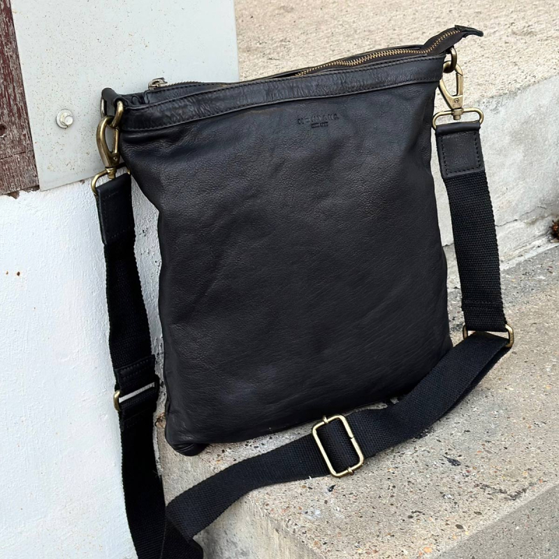 Fulton skuldertaske i læder  - Montana 272203