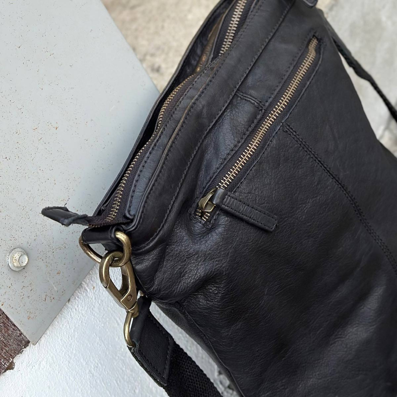 Fulton skuldertaske i læder  - Montana 272203