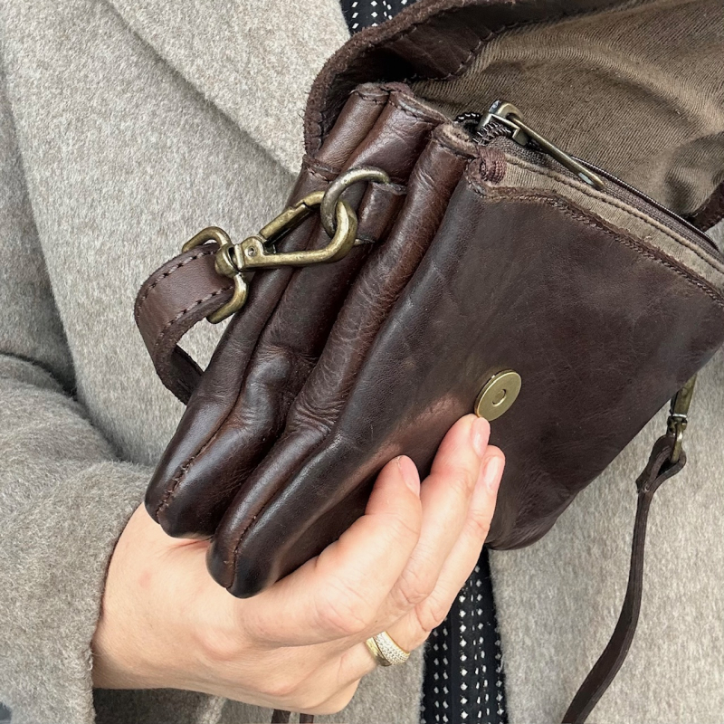 Emory skuldertaske i læder  - Montana  - 272400