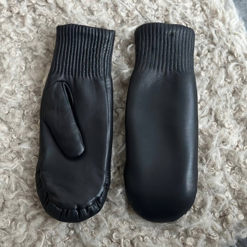 sort dame lammeskindsluffe med touch funktion