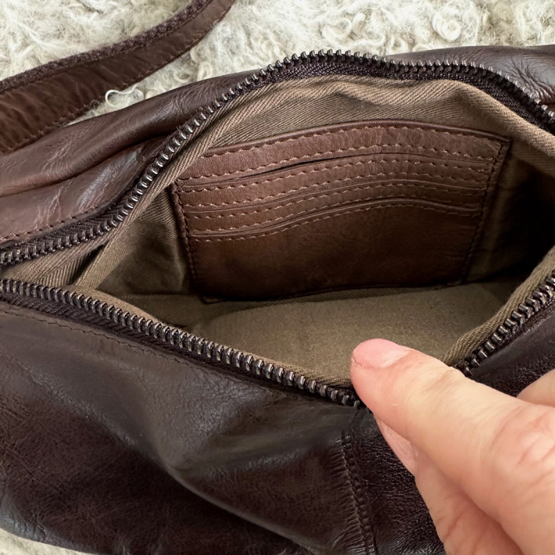 Brun Lavina bumbag  - Stor bumbag fra danske Montana - 272453 - Freja skind