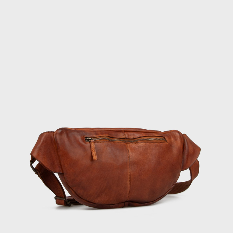 Lavina Urban midjeväska - Cognac buffelläder - Stor midjeväska - Montana