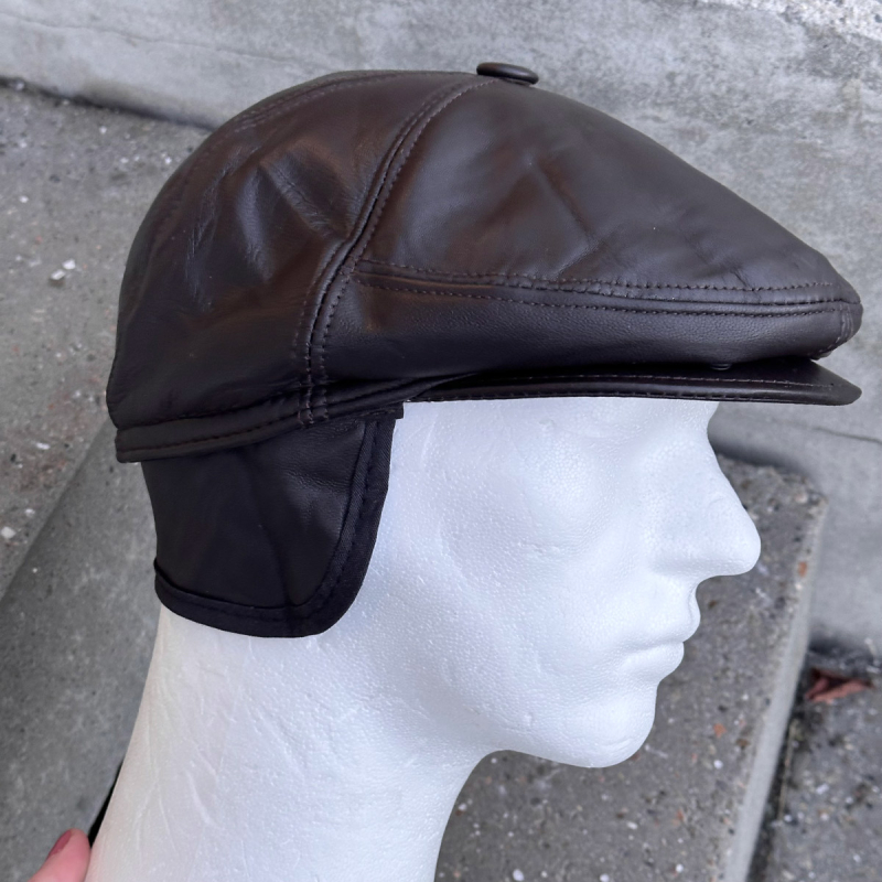 Brun sixpence med øreklapper - let vinterfoer