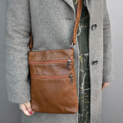 Lilly skinnväska - Cognac lammskinn - Freja Skind