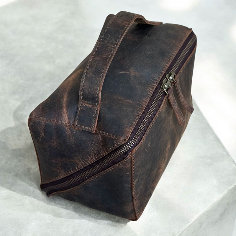 Sydney toilettaske i hunter brun bøffelskind - Freja skind