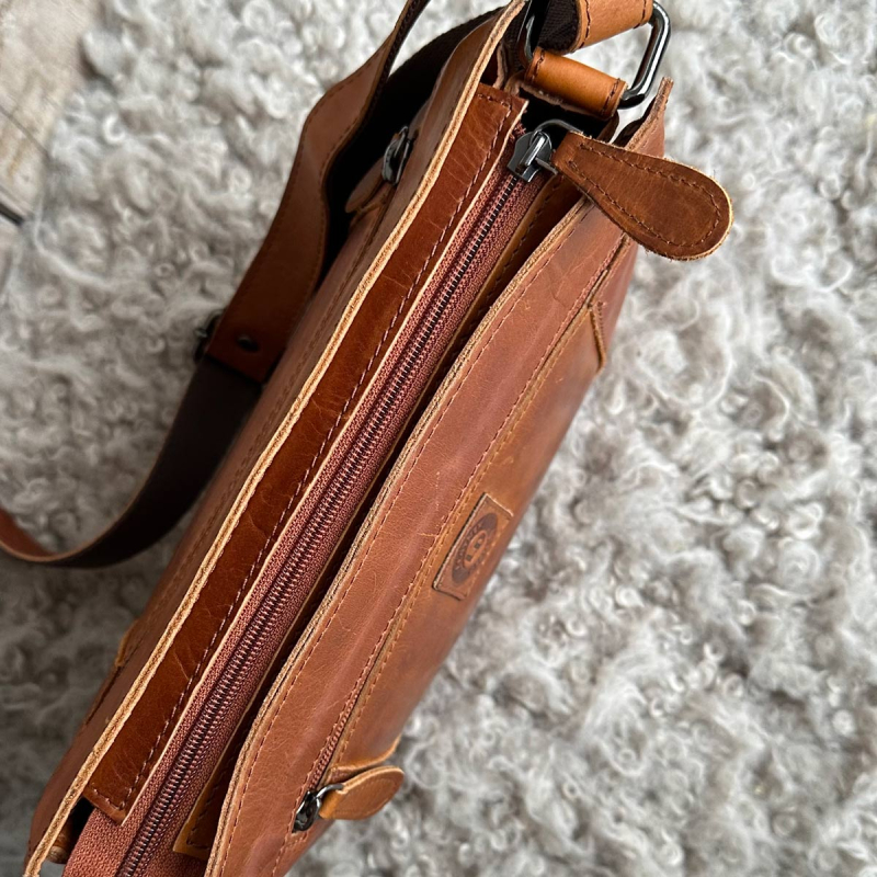 Else skuldertaske i cognac læder - Leather design - Freja skind