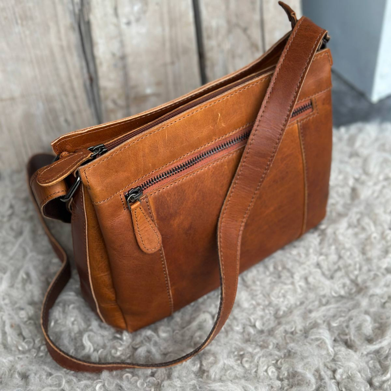 Else skuldertaske i cognac læder - Leather design - Freja skind