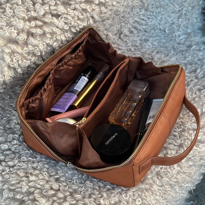 Esra Toilettaske i cognac skind - Treats - 282475
