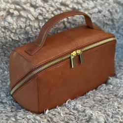 Esra Toilettaske i cognac skind - Treats - 282475