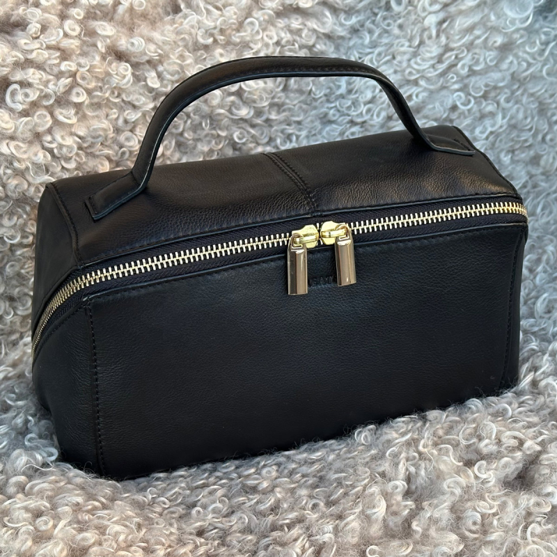 Esra Toilettaske i sort skind - Treats - 282475