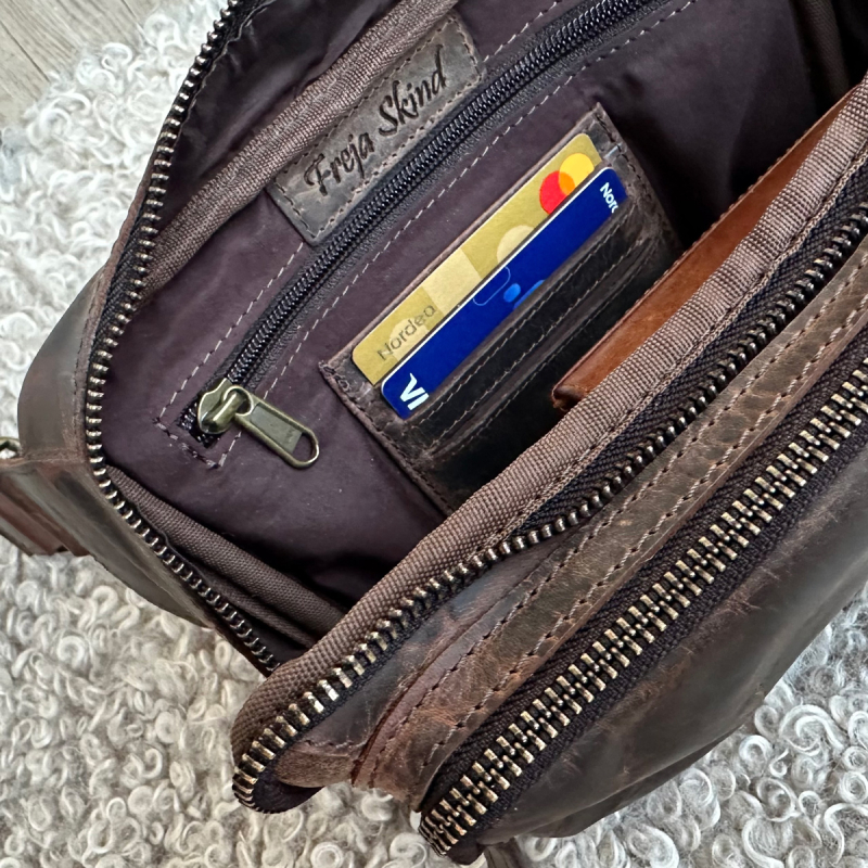 Sydney square bumbag - Hunter brun bøffellæder - unisex - Freja skind