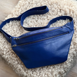 Blå Sarah bumbag i blød lammeskind - Freja skind