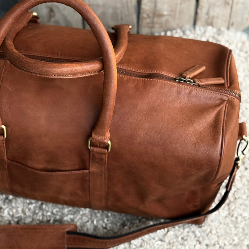 Dublin weekendväska i vintage cognac buffelläder - Freja Skind