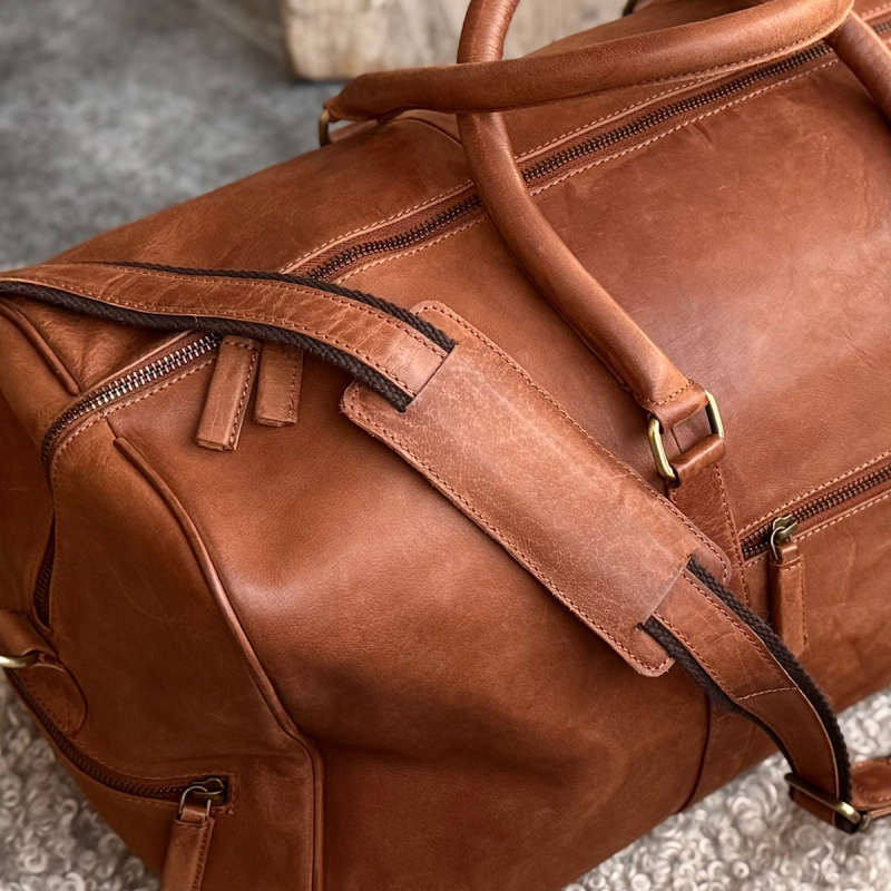 Dublin weekendväska i vintage cognac buffelläder - Freja Skind