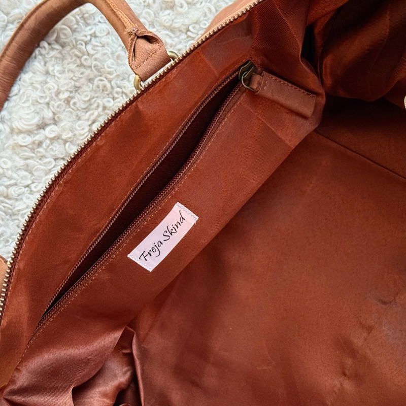 Dublin weekendtaske i vintage cognac bøffellæder - Freja skind