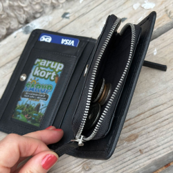 Sort læderpung i blød kalveskind - Montana 160910