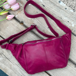 Silja bumbag i magenta farvet blød skind - Freja skind
