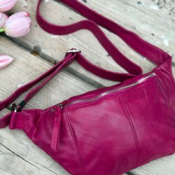 Silja bumbag i magenta farvet blød skind - Freja skind