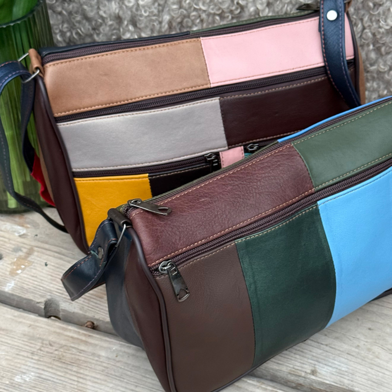 Alma - Axelväska multicolor - Lammskinn - Freja Skind