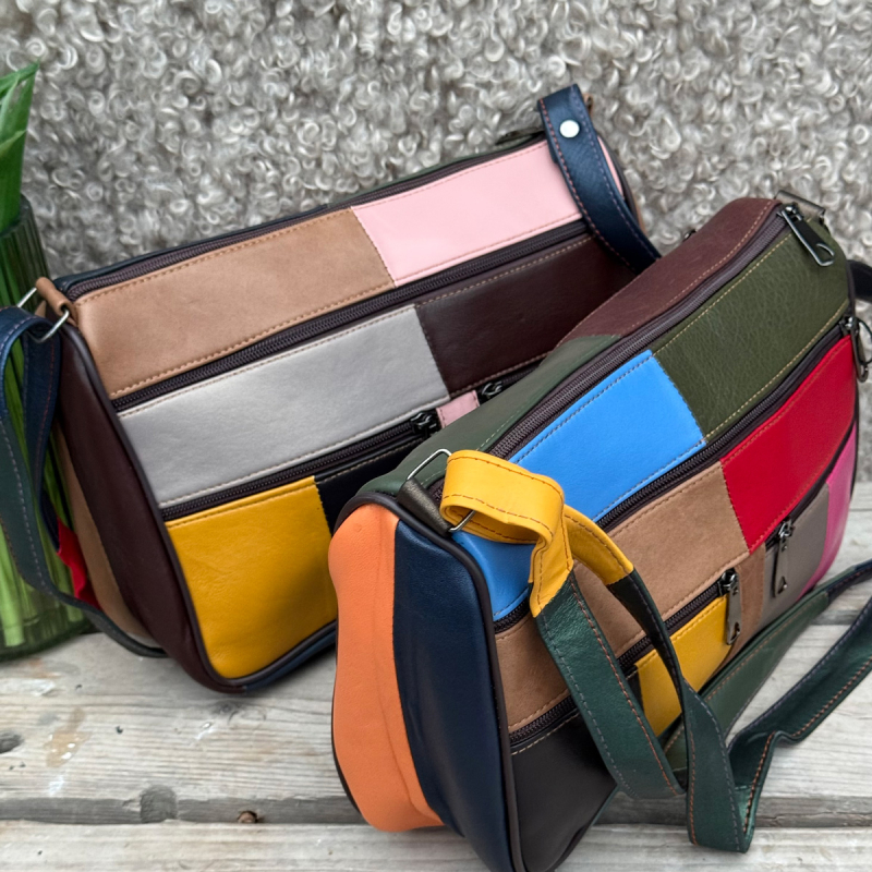 Alma - Axelväska multicolor - Lammskinn - Freja Skind