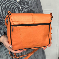 Mandarin farvet skindtaske med klap - Lissy fra Freja skind