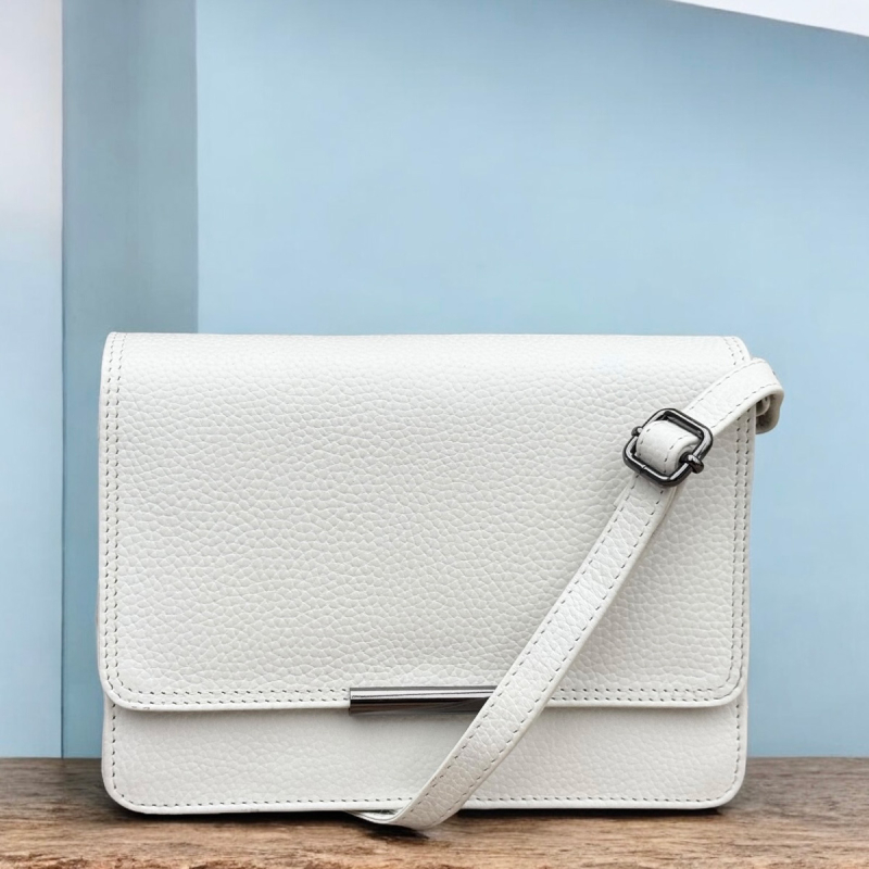 Veronica skuldertaske med klap - Selskabstaske - præget kalveskind - Leather design - Freja skind