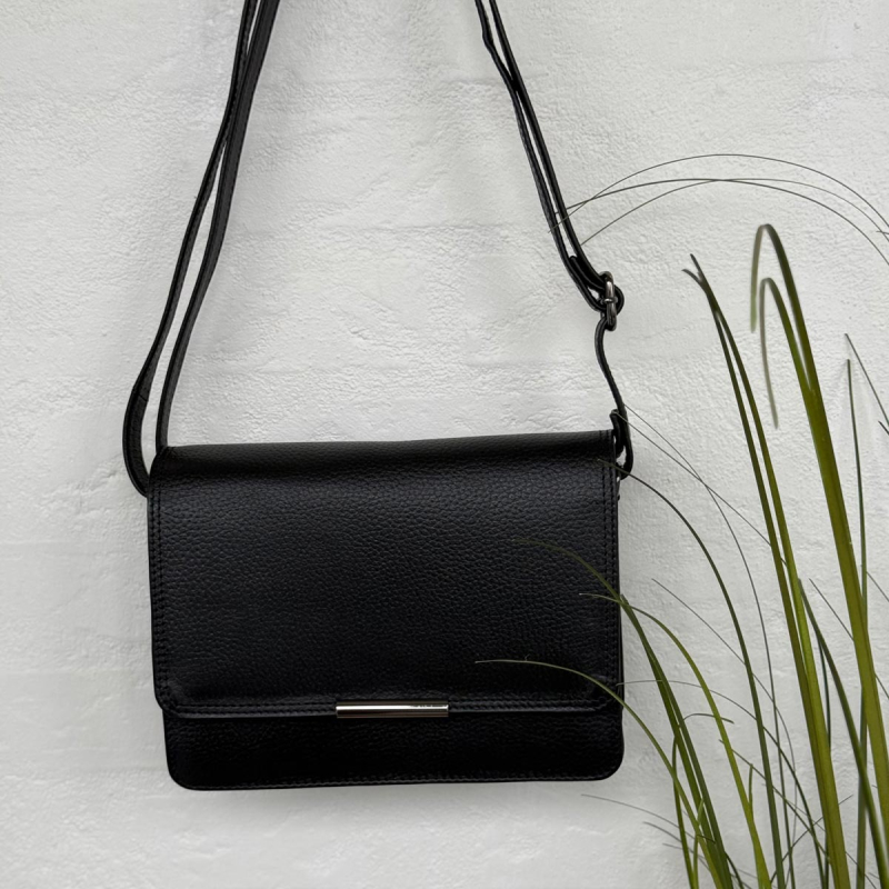 sort Veronica  skuldertaske i sort kalveskind - Leather design - Freja skind