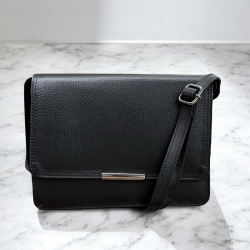sort Veronica  skuldertaske i sort kalveskind - Leather design - Freja skind