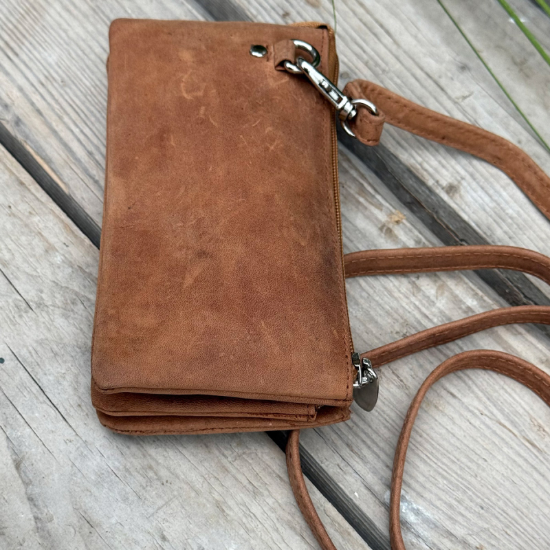 Estelle crossbody taske i naturfarvet patineret blød skind - Leather design - Freja skind