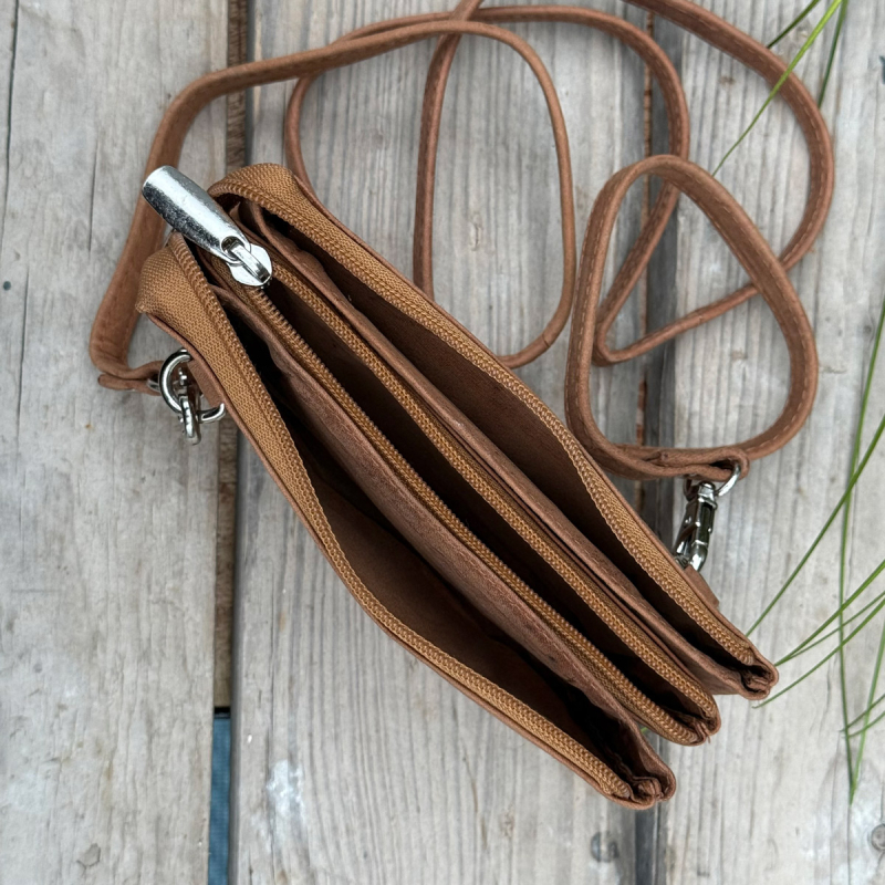 Estelle crossbody taske i naturfarvet patineret blød skind - Leather design - Freja skind