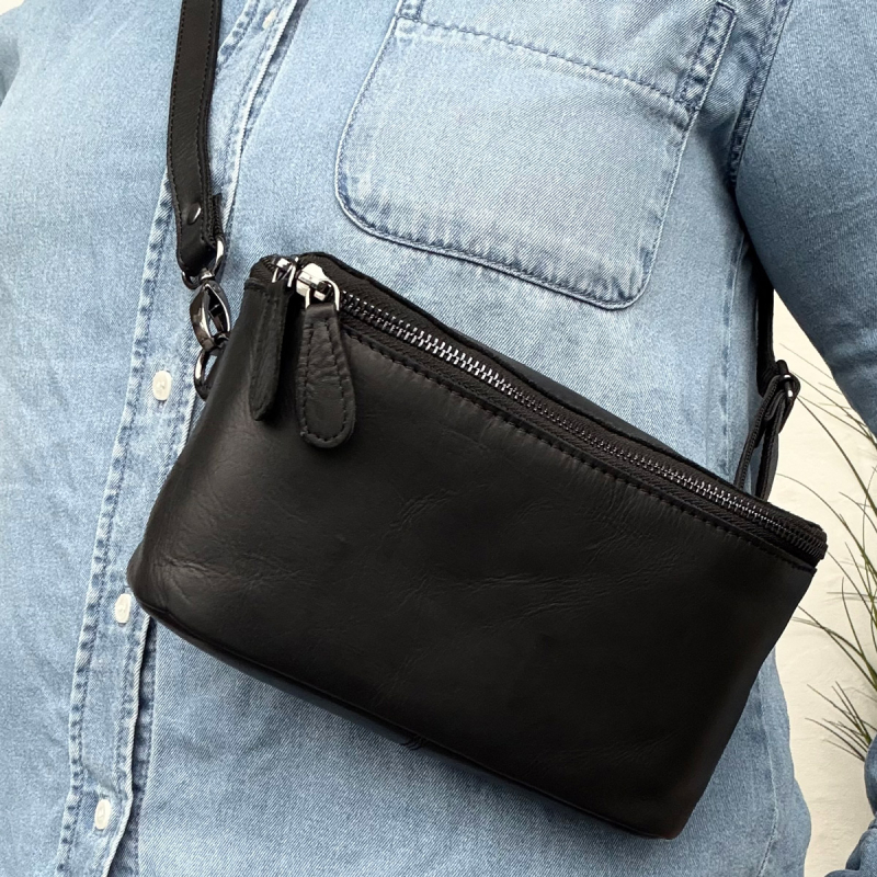 Peru bæltetaske med aft rem - sort bøffelskind - Leather design - Freja skind