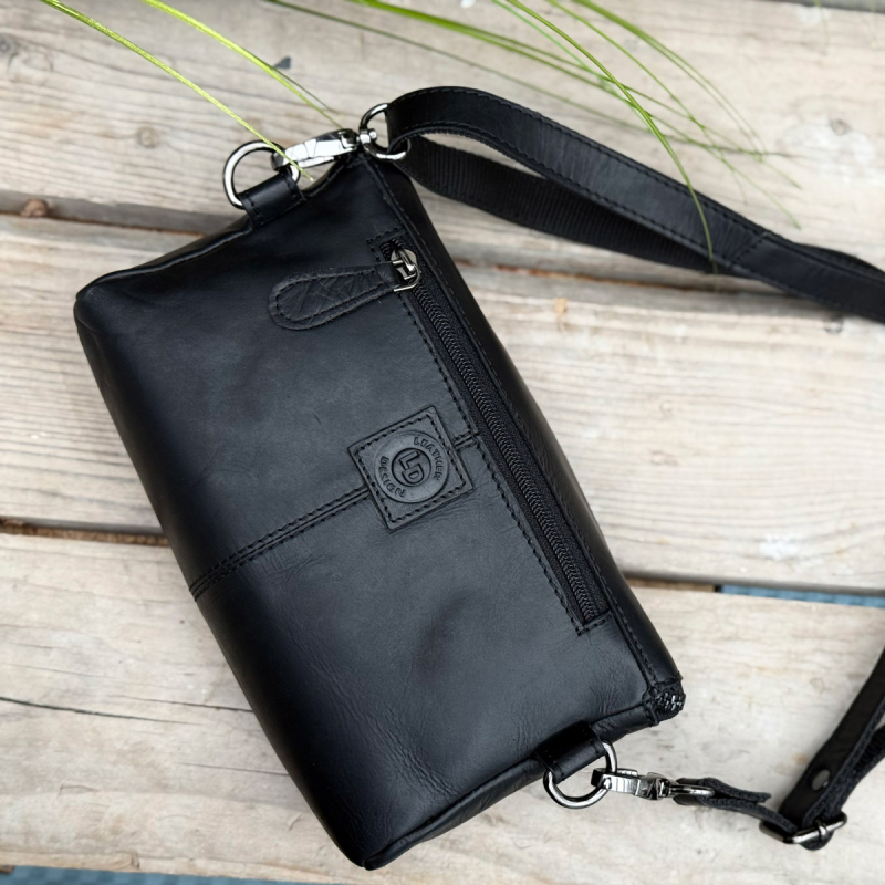 Peru bæltetaske med aft rem - sort bøffelskind - Leather design - Freja skind