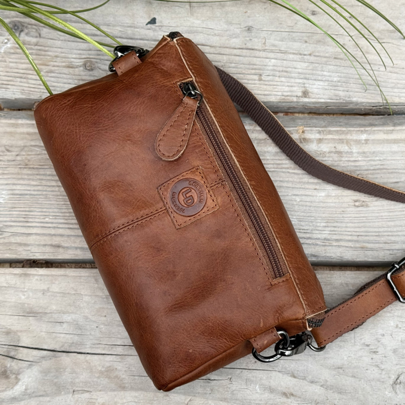 Peru bæltetaske med aft rem - blød cognac bøffellæder - Leather design - Freja skind