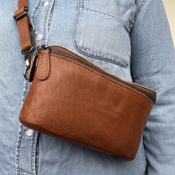 Peru bæltetaske med aft rem - blød cognac bøffellæder - Leather design - Freja skind