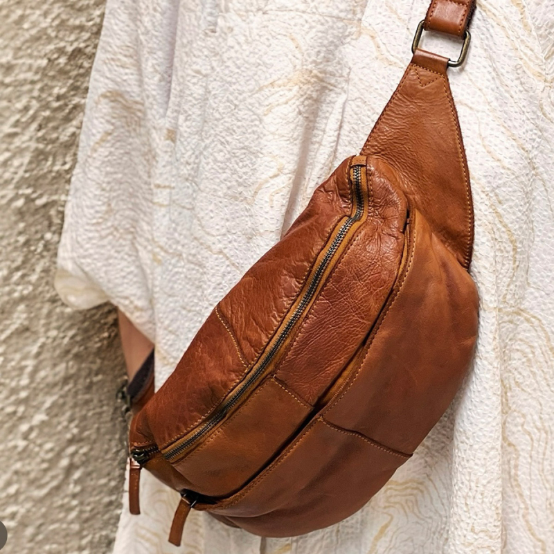 Cognac Liberty bumbag - 272051 - Montana - Freja skind