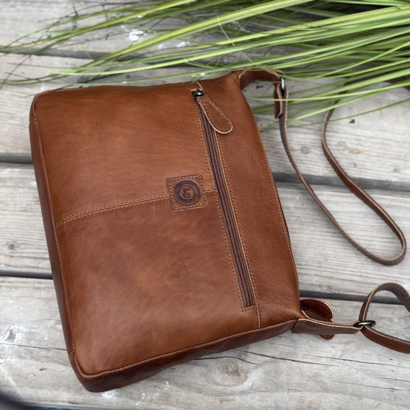 May skuldertaske - Cognac bøffel - UR  1091